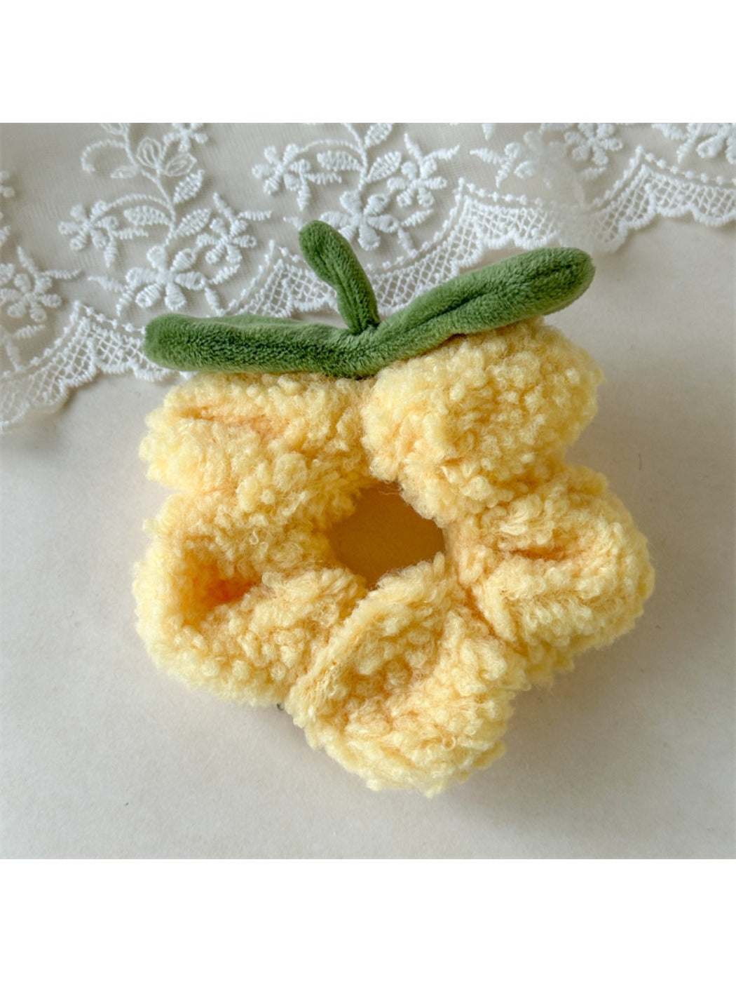 Gifty - Plush Flower Hair Tie