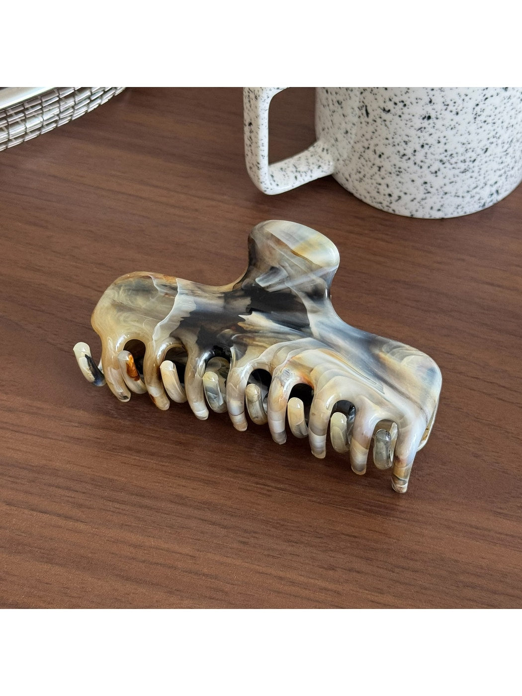 Beau - Marbled Plastic Geometric Line Claw Clip