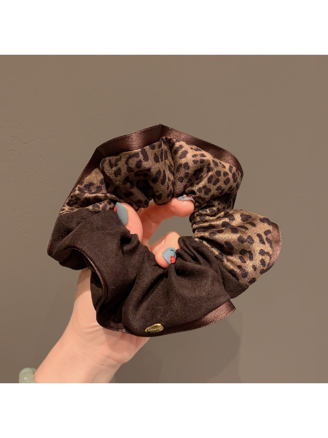 Gifty - Fashionable Leopard Hair Scrunchie