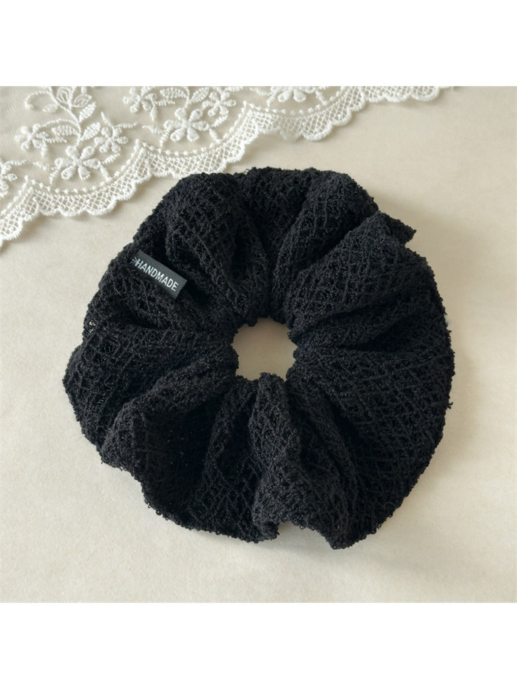 Gifty - Retro Knit Hair Scrunchie