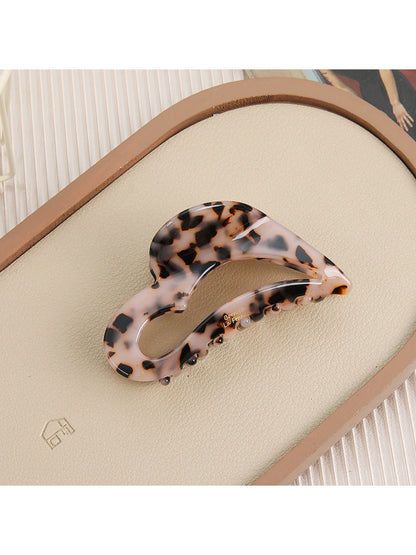 Beau - Open Heart Pattern Hair Claw Clip