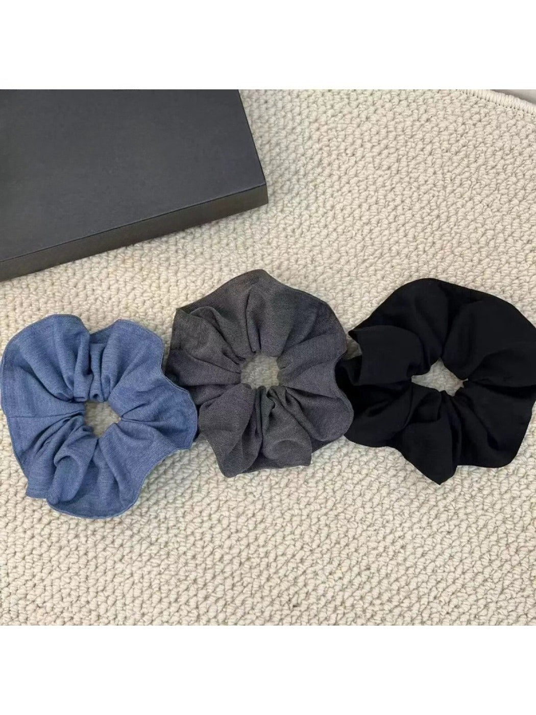 Gifty - Simple Ruffled Polyester Fabric Hair Scrunchie