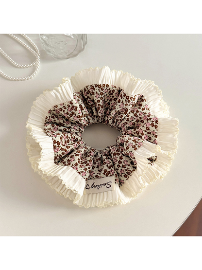 Gifty - Lace Trim Sweet Style Hair Scrunchie