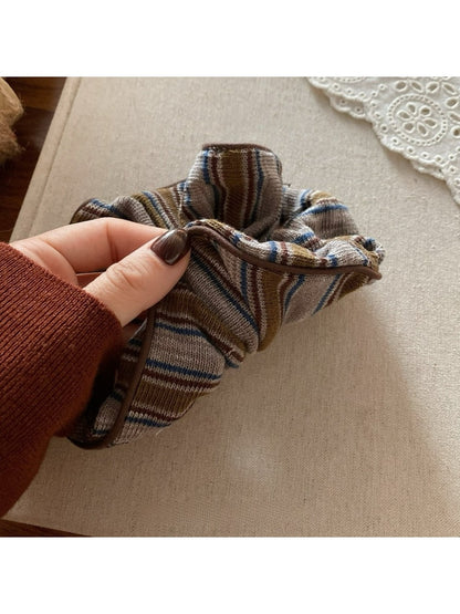 Gifty - Elegant Lazy Style Striped Scrunchie