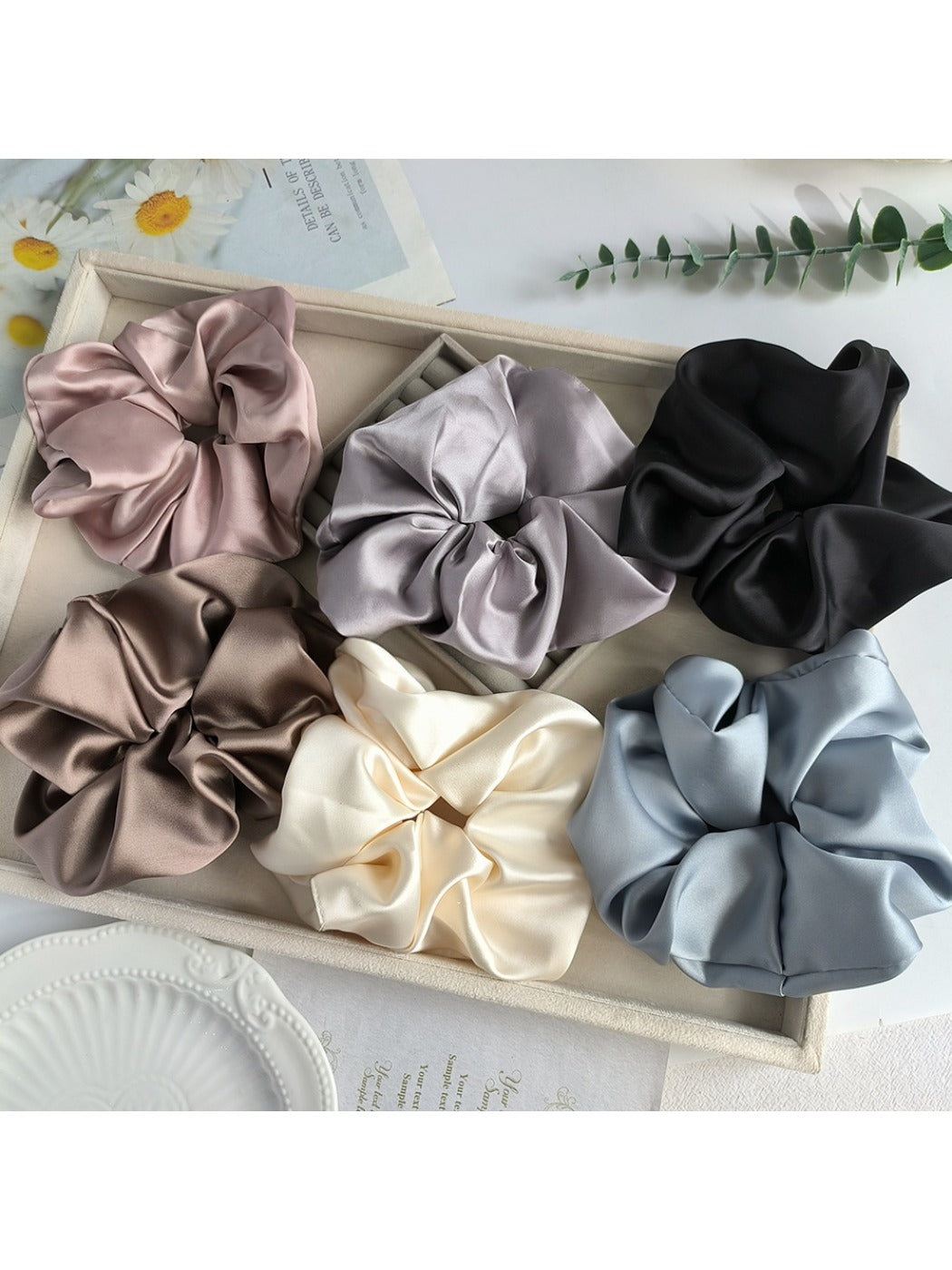 Gifty - Elegant Solid Color Satin Scrunchie