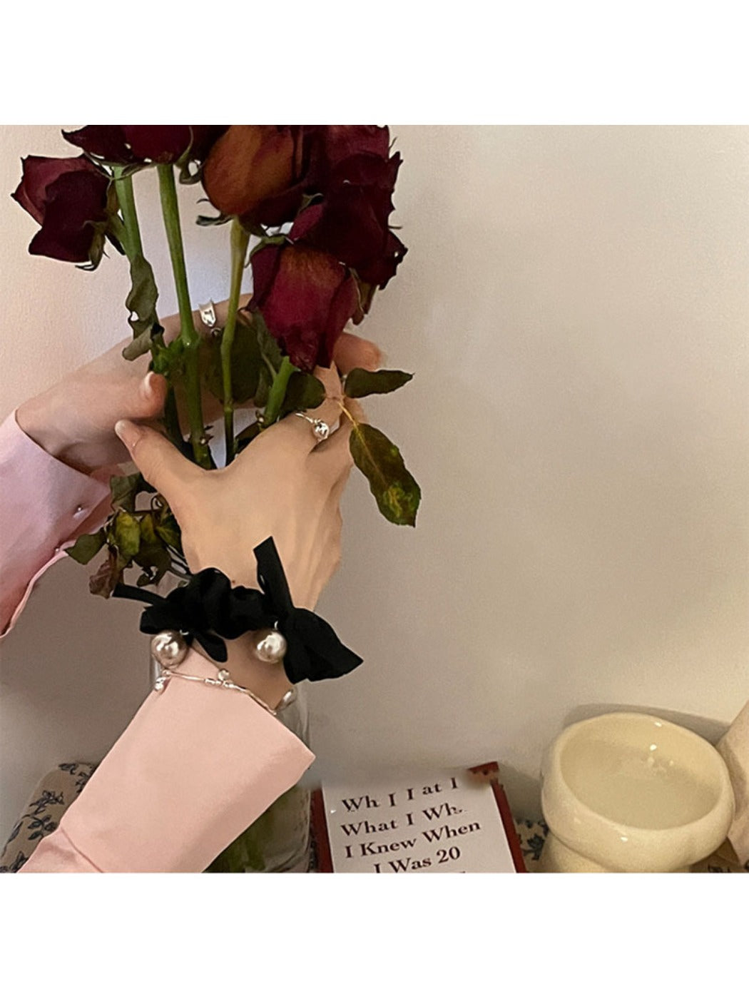 Gifty - Cute Satin Bow Scrunchie