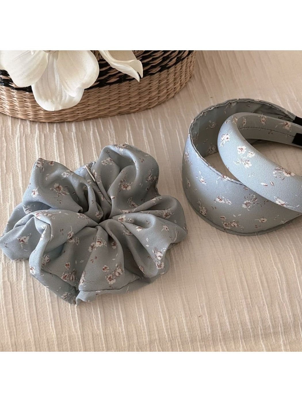 Gifty - Tiny Floral Scrunchie and Headband