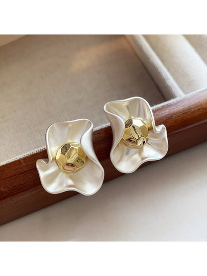Earedge - Stylish Elegant Floral Earrings