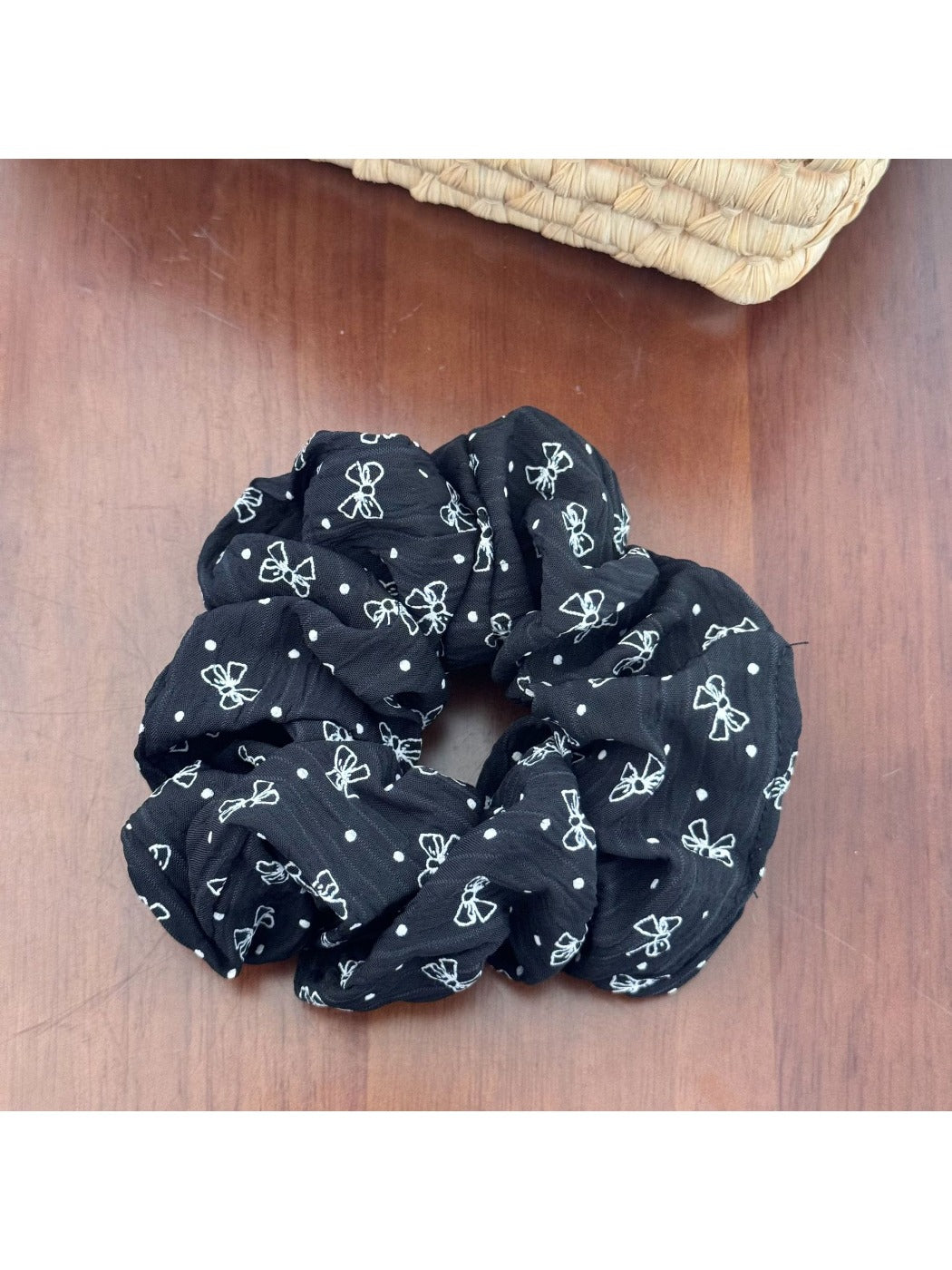 Gifty - Bow Scrunchie Hair Tie