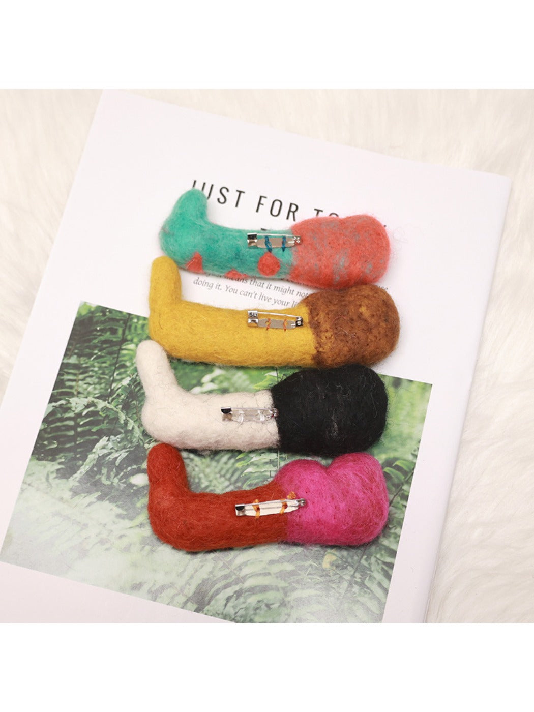 Feltery - Cute Cat Brooch Pin Accessory Decor