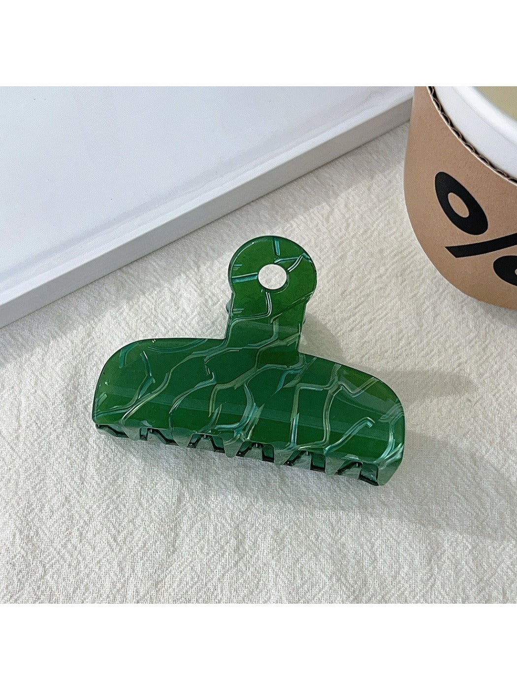 Beau - Retro Exquisite Acetate Hair Clip