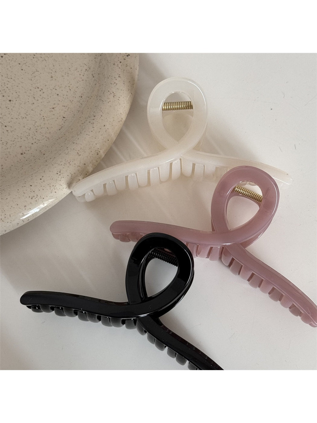 Beau - Polished Cross Shape Plastic Alloy Claw Clip