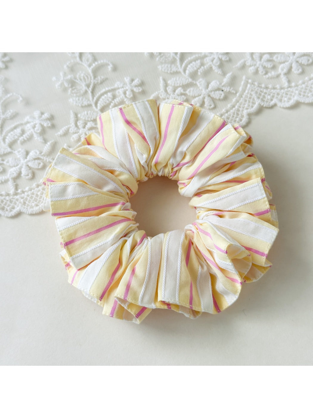 Gifty - Double Sided Pink Yellow Striped Scrunchies