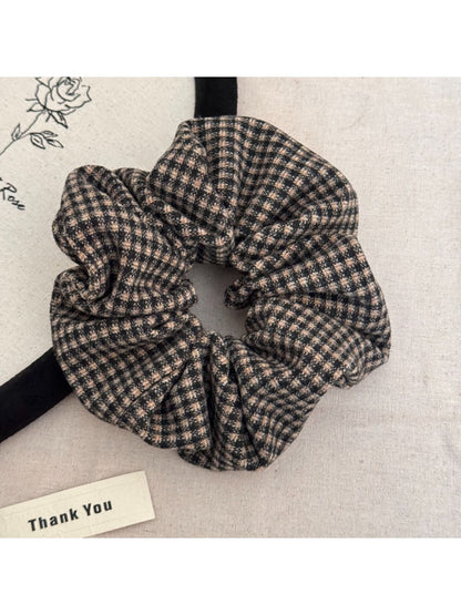 Gifty - Warm Plaid Hair Scrunchie