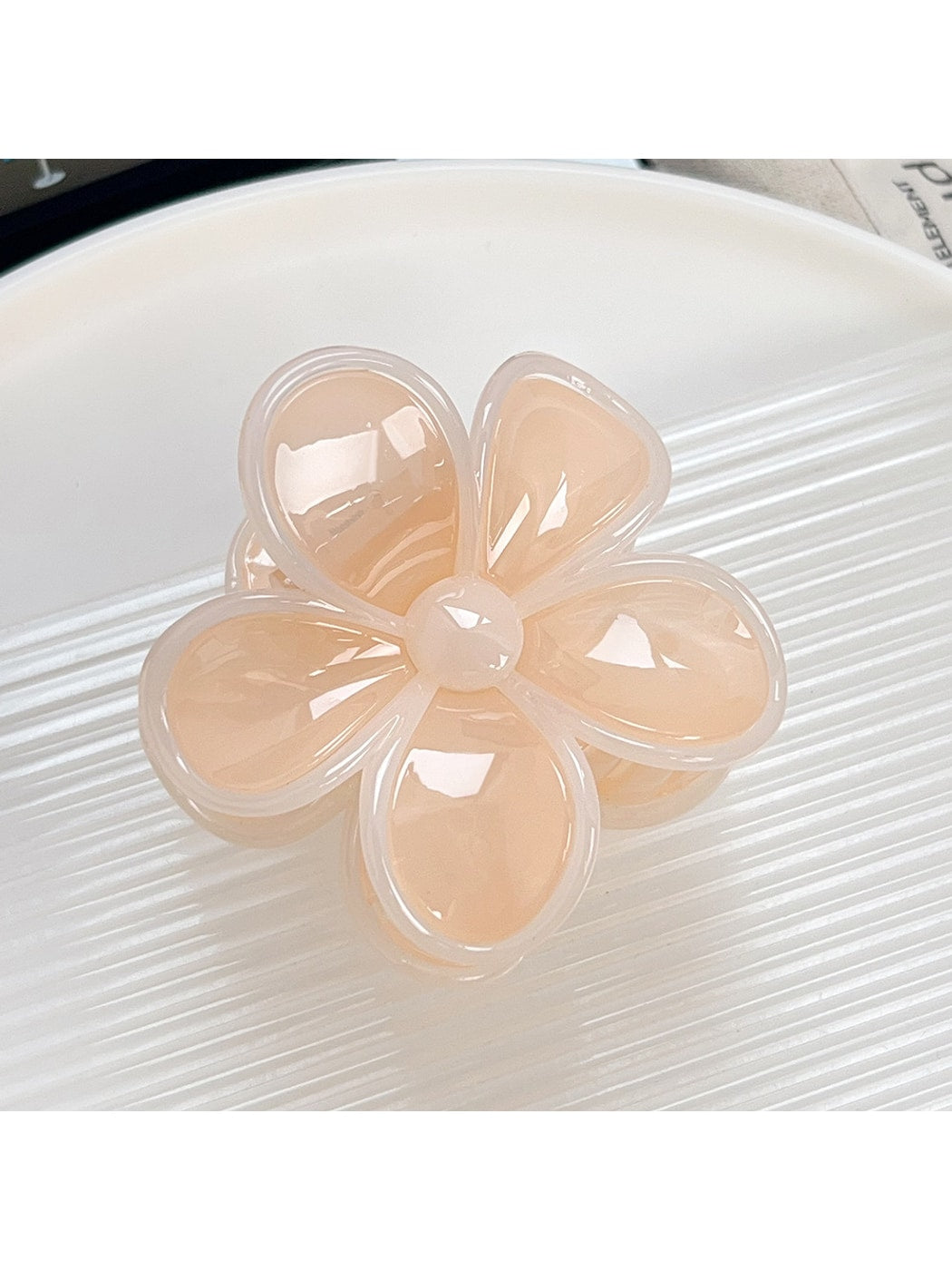 Beau - Fresh Style Floral Plastic Hair Claw Clip