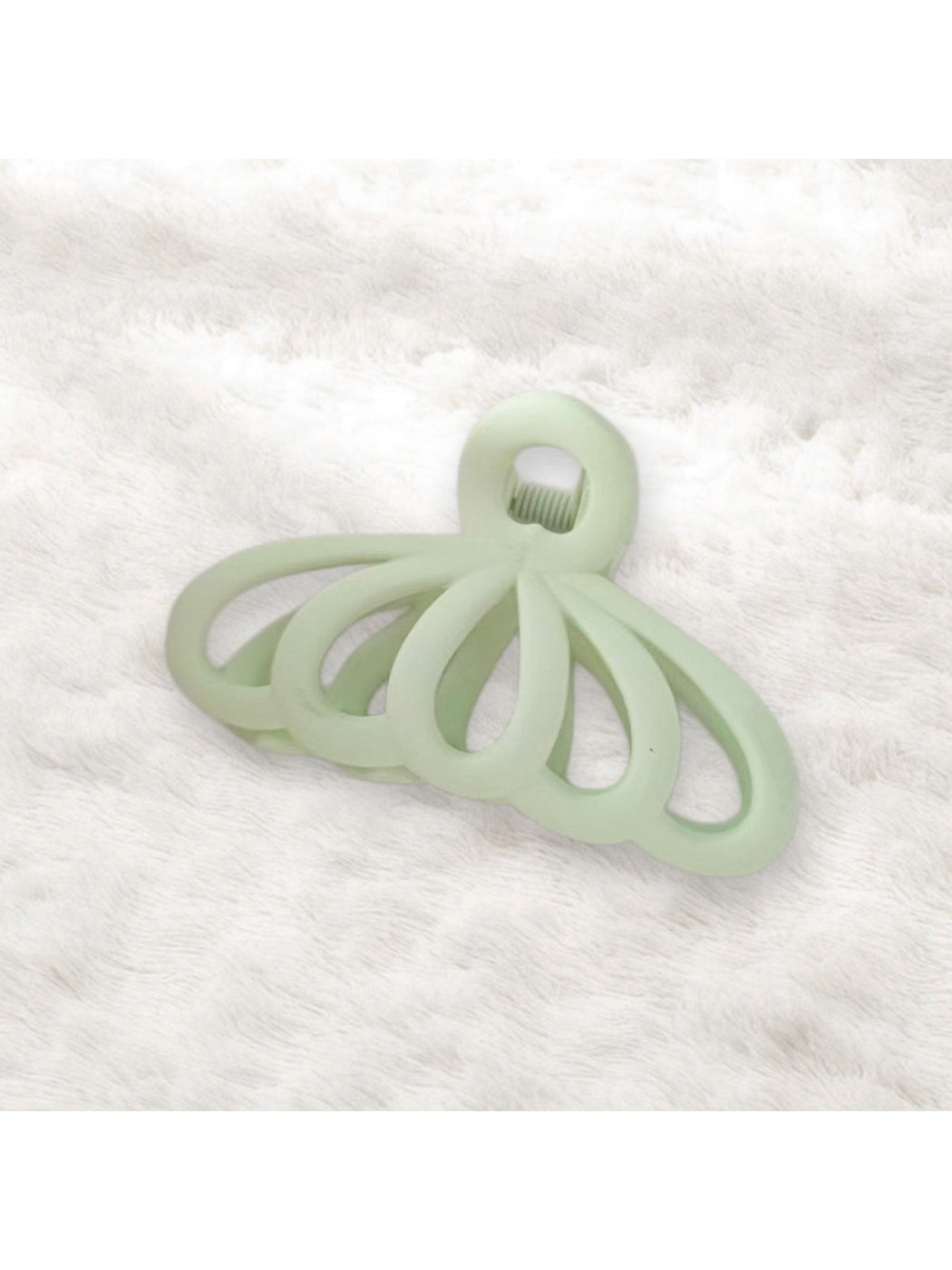 Beau - Hollow Fan Shape Plastic Hair Claw Clip