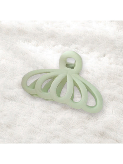 Beau - Hollow Fan Shape Plastic Hair Claw Clip