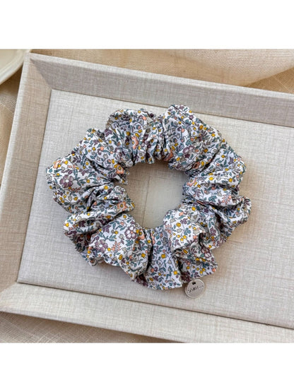 Gifty - Vintage French Floral Scrunchie Hair Tie