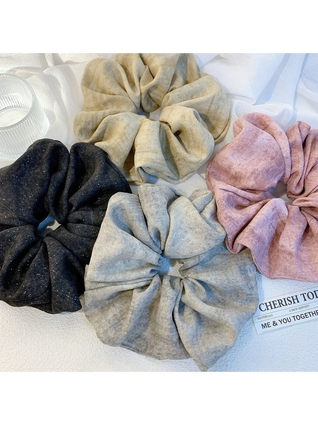 Gifty - Elegant Vintage Fabric Hair Scrunchie