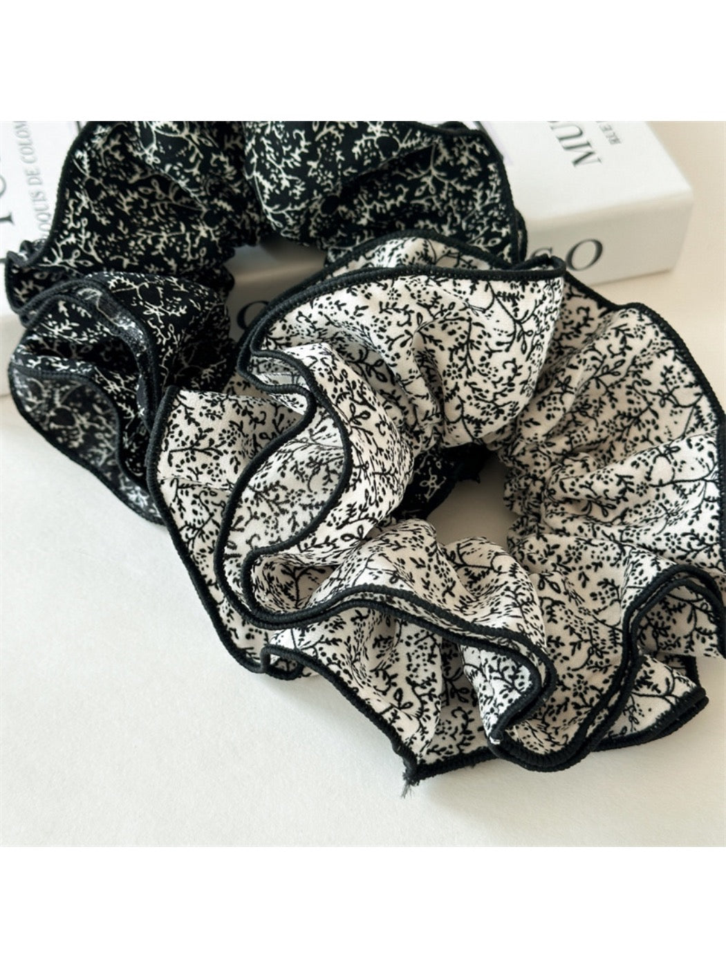 Gifty - Floral Print Scarf Scrunchie