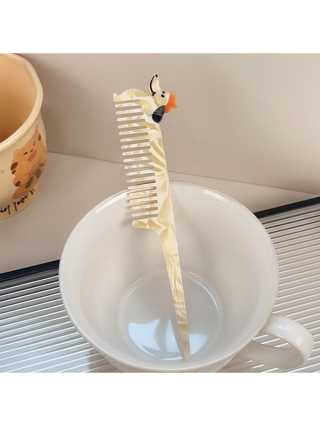 Camerow - Cartoon Animal Acetate Long Handle Comb