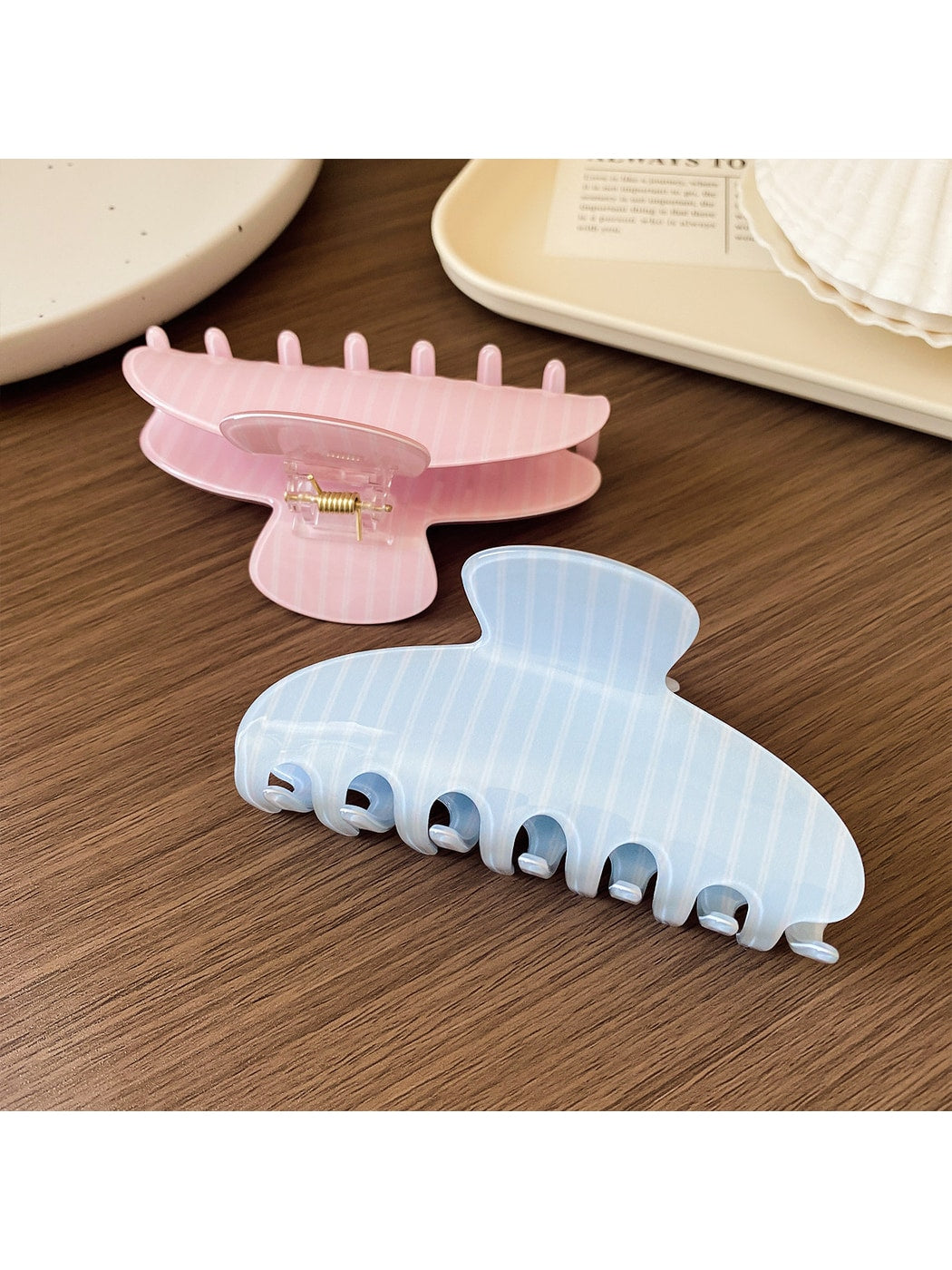 Beau - Geometric Striped Curved Hair Styling Claw Clip
