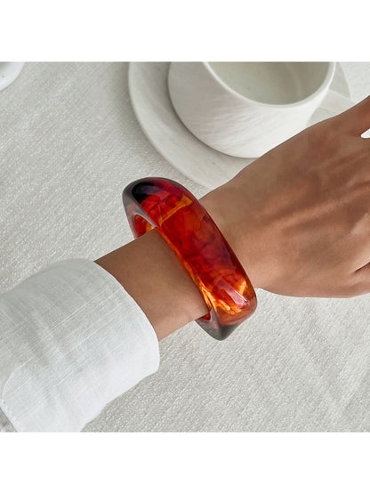 Lovra - Irregular Wide Band Bracelet