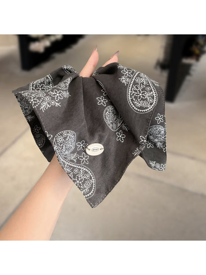 Gifty - Retro Fashionable Paisley Print Square Scrunchie