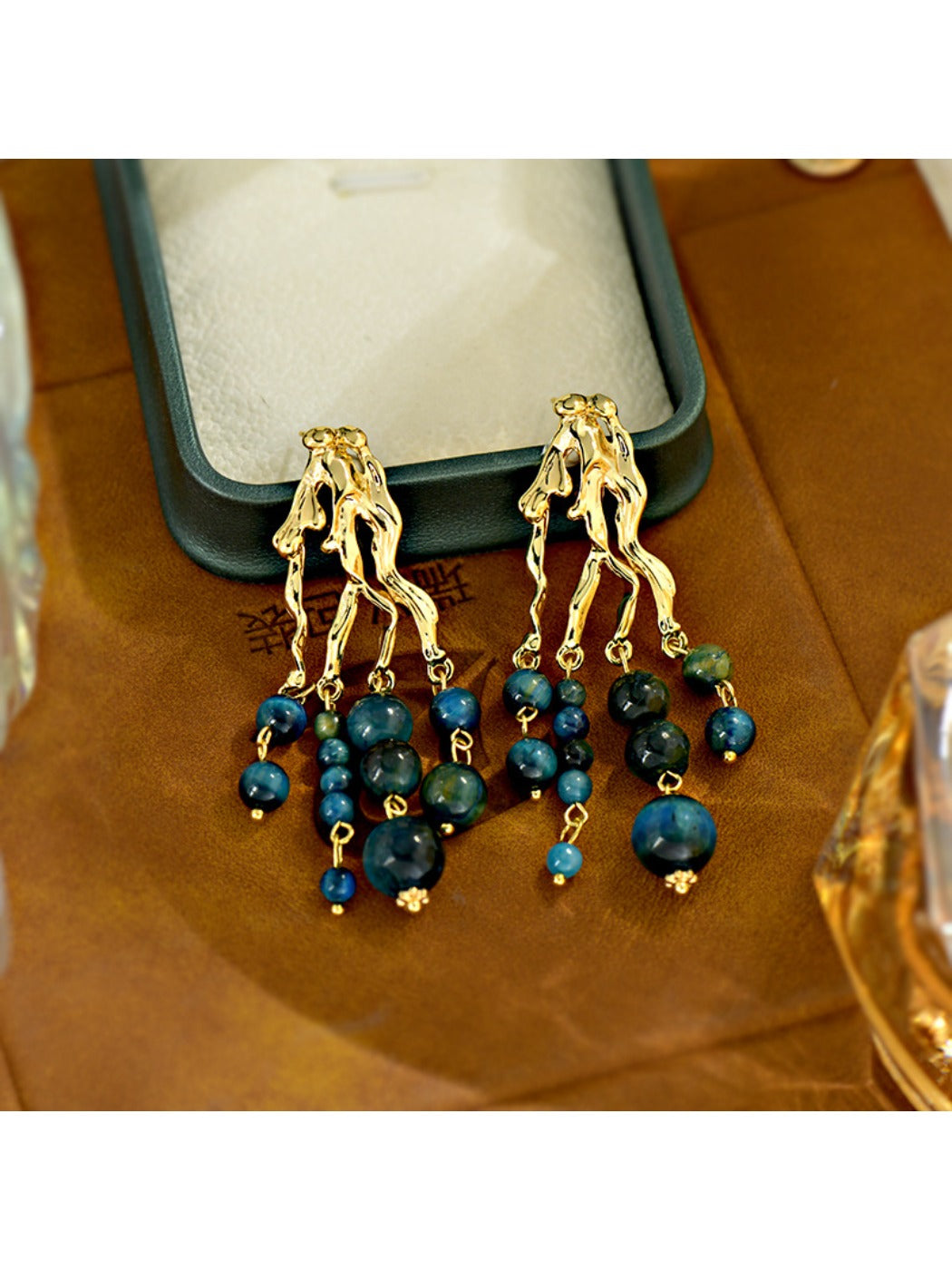 Earedge - Elegant and Sophisticated Tassel Earrings
