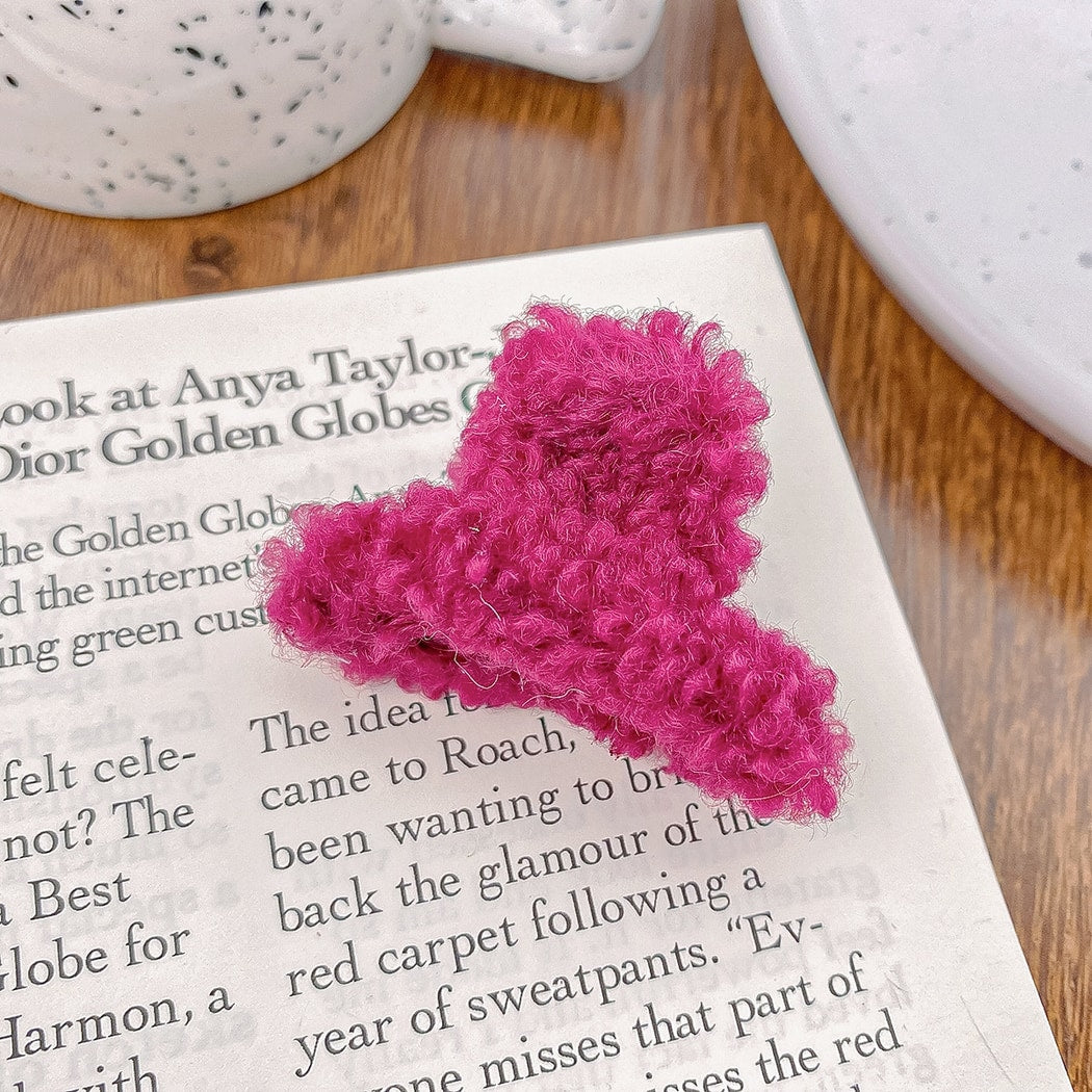 Beau - Fresh Fuzzy Triangle Claw Clip