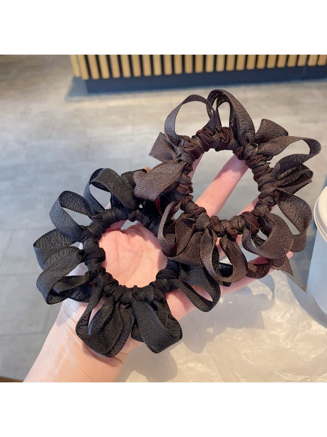 Gifty - Novelty Cute Bow Hair Scrunchie
