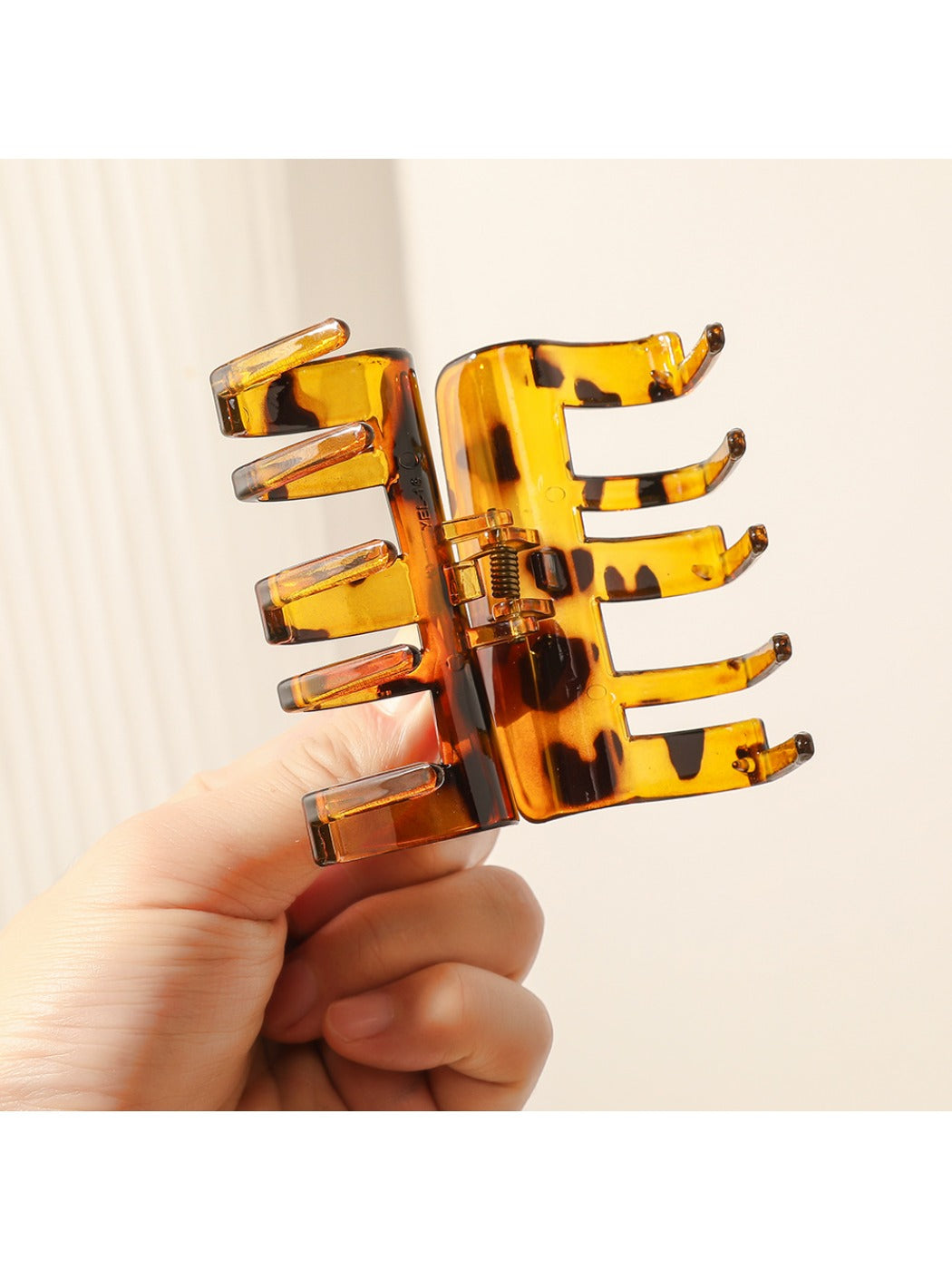 Beau - Clear Rectangle Claw Clip