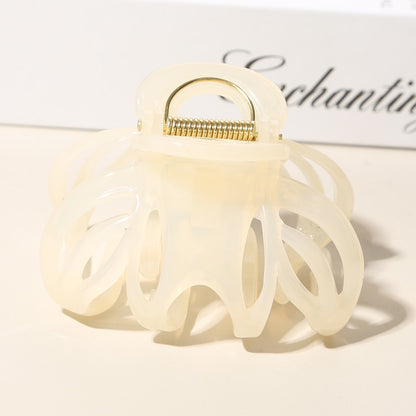 Beau - Glossy Openwork Leopard Pattern Claw Clip