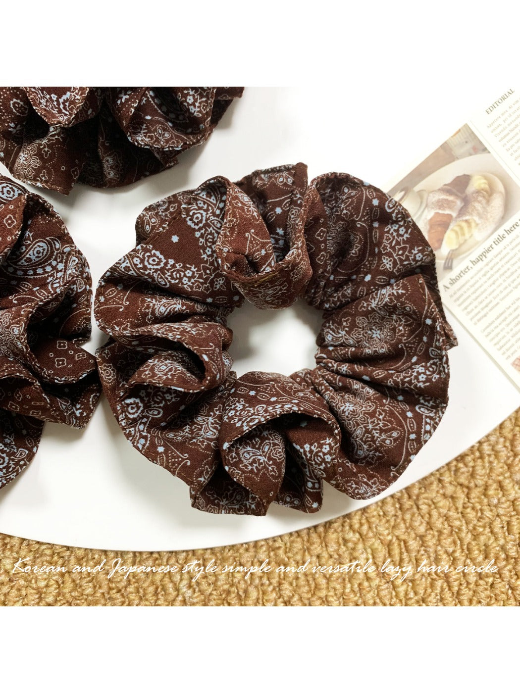 Gifty - Lazy Cashew Flower Scrunchie