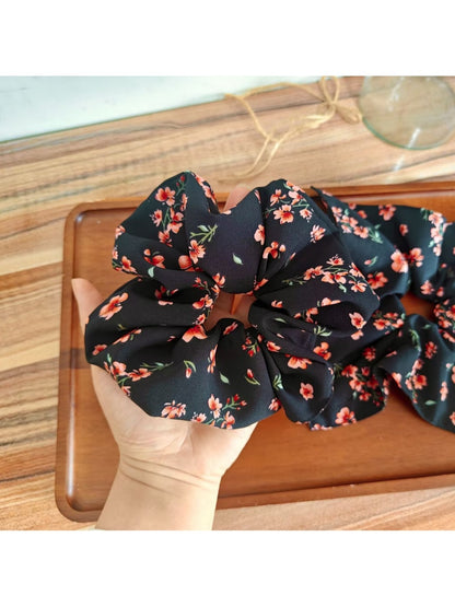 Gifty - Floral Print Polyester Ponytail Scrunchie