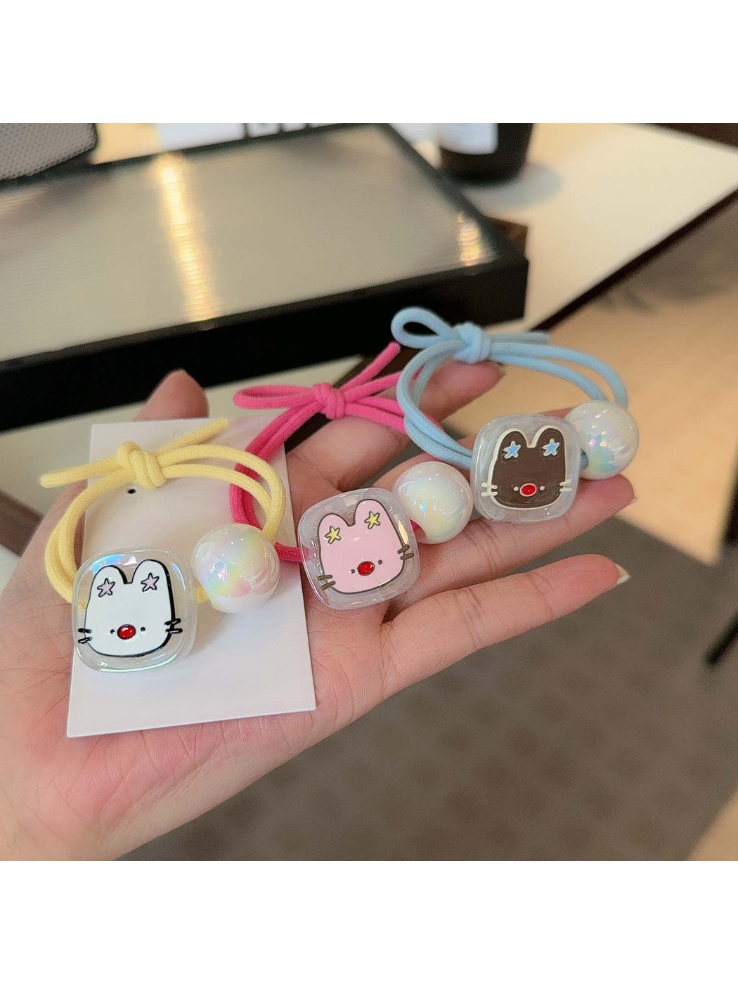 Gifty - Cute Rabbit Ball Accent Decorative Hair Tie