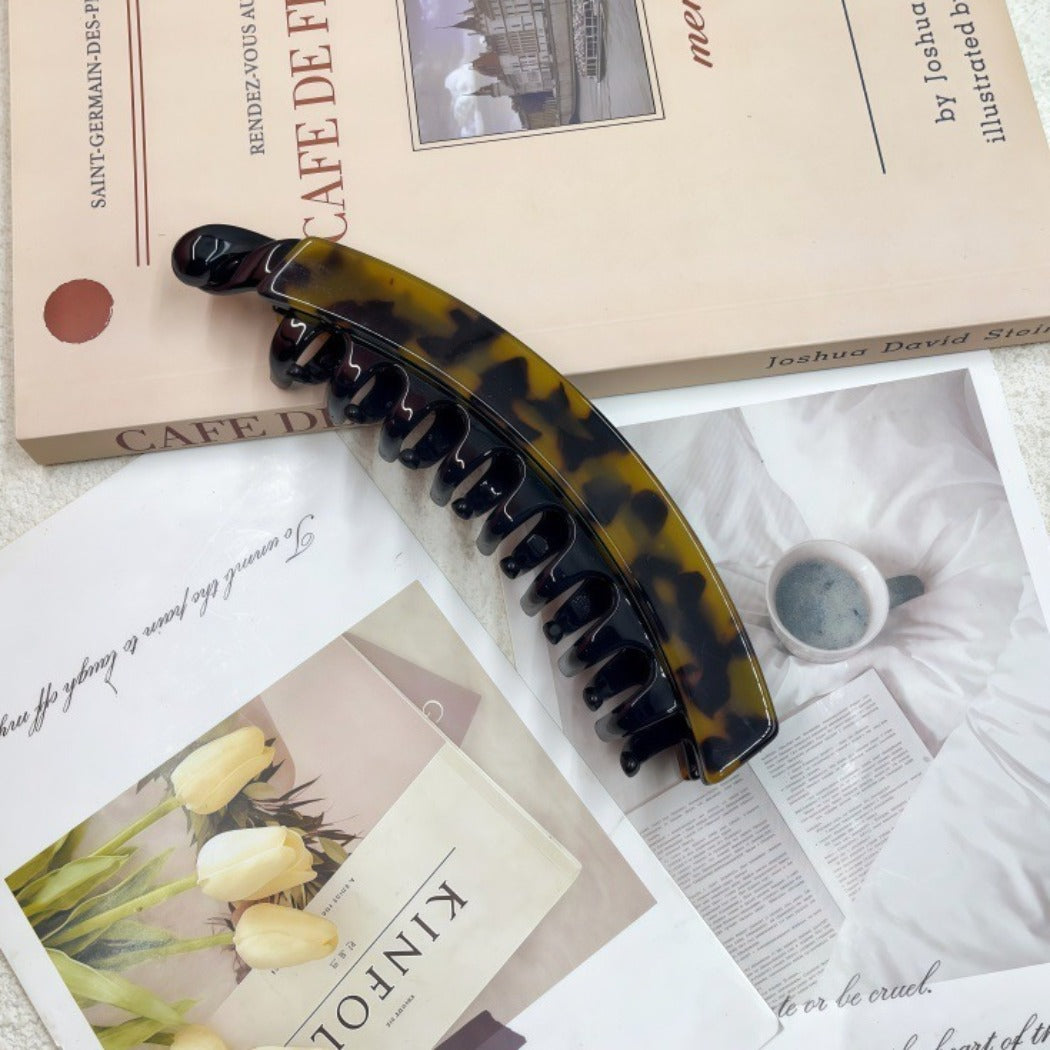 Beau - Curved Mottled Banana Hair Clip
