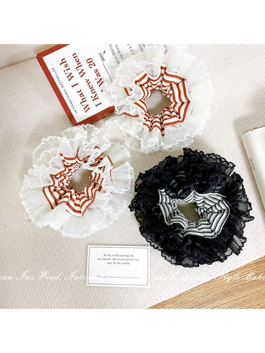 Gifty - Striped Lace Scrunchie Hair Tie