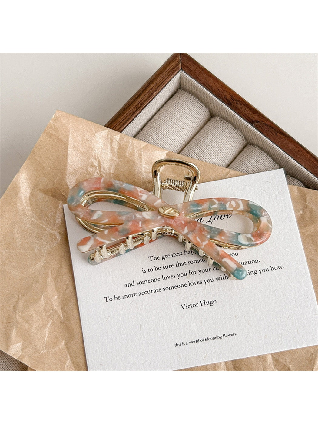 Beau - Minimalist Acetate Bow Design Claw Clip