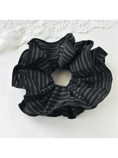 Gifty - Fashionable Striped Hair Scrunchie