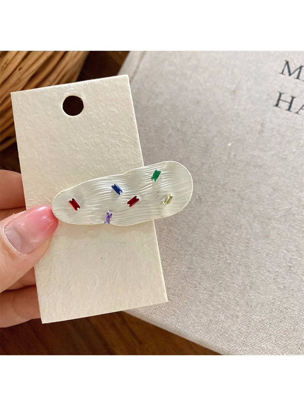 Beau - Minimalist Undulating Teardrop Hair Clip