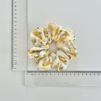 Gifty - Summer Floral Pattern Scrunchie