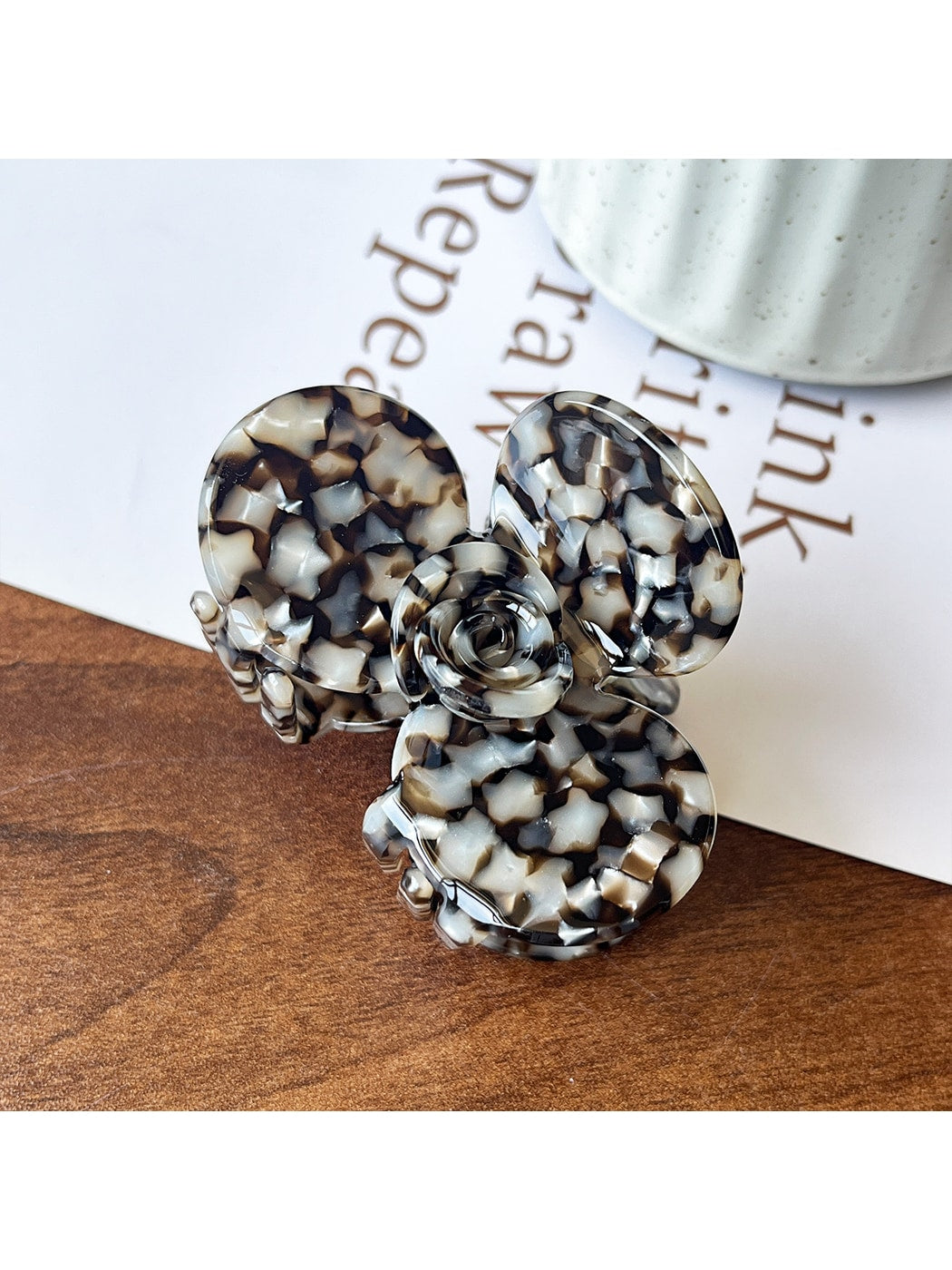 Beau - Geometric Flower Acetate Fiber Hair Claw Clip