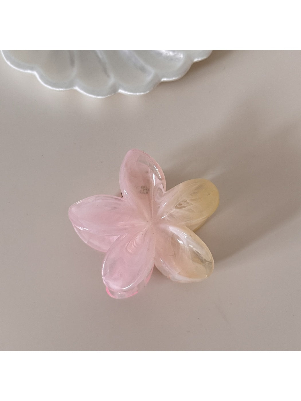 Beau - Sweet Floral Starfish Bow Wave Claw Clip