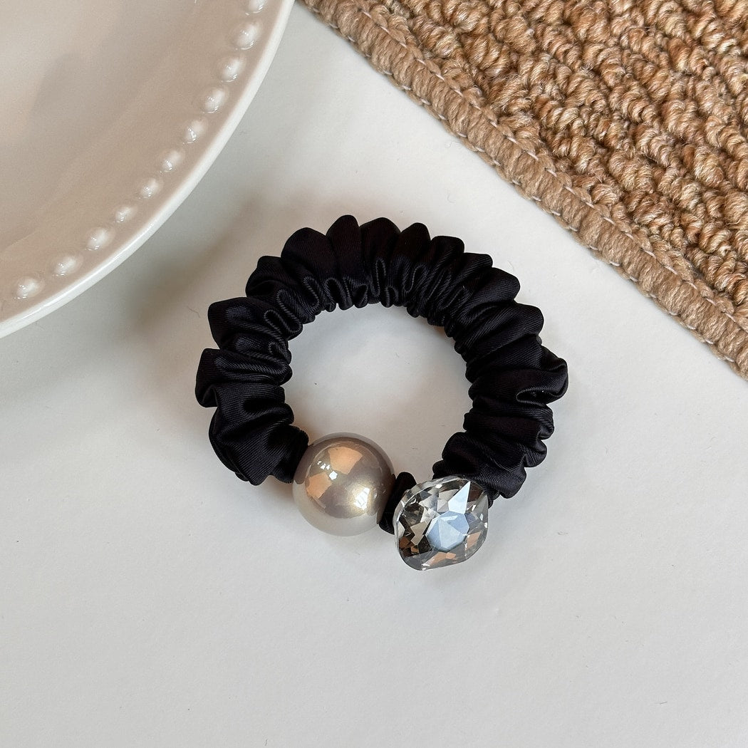 Gifty - Elegant Minimalist Solid Satin Scrunchie