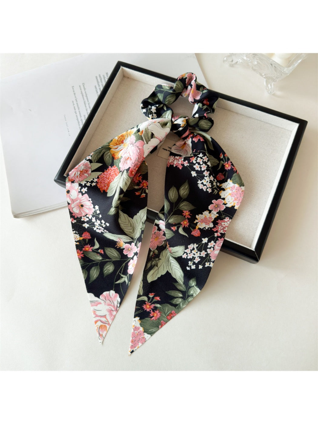Gifty - Satin Printed Triangle Scrunchie
