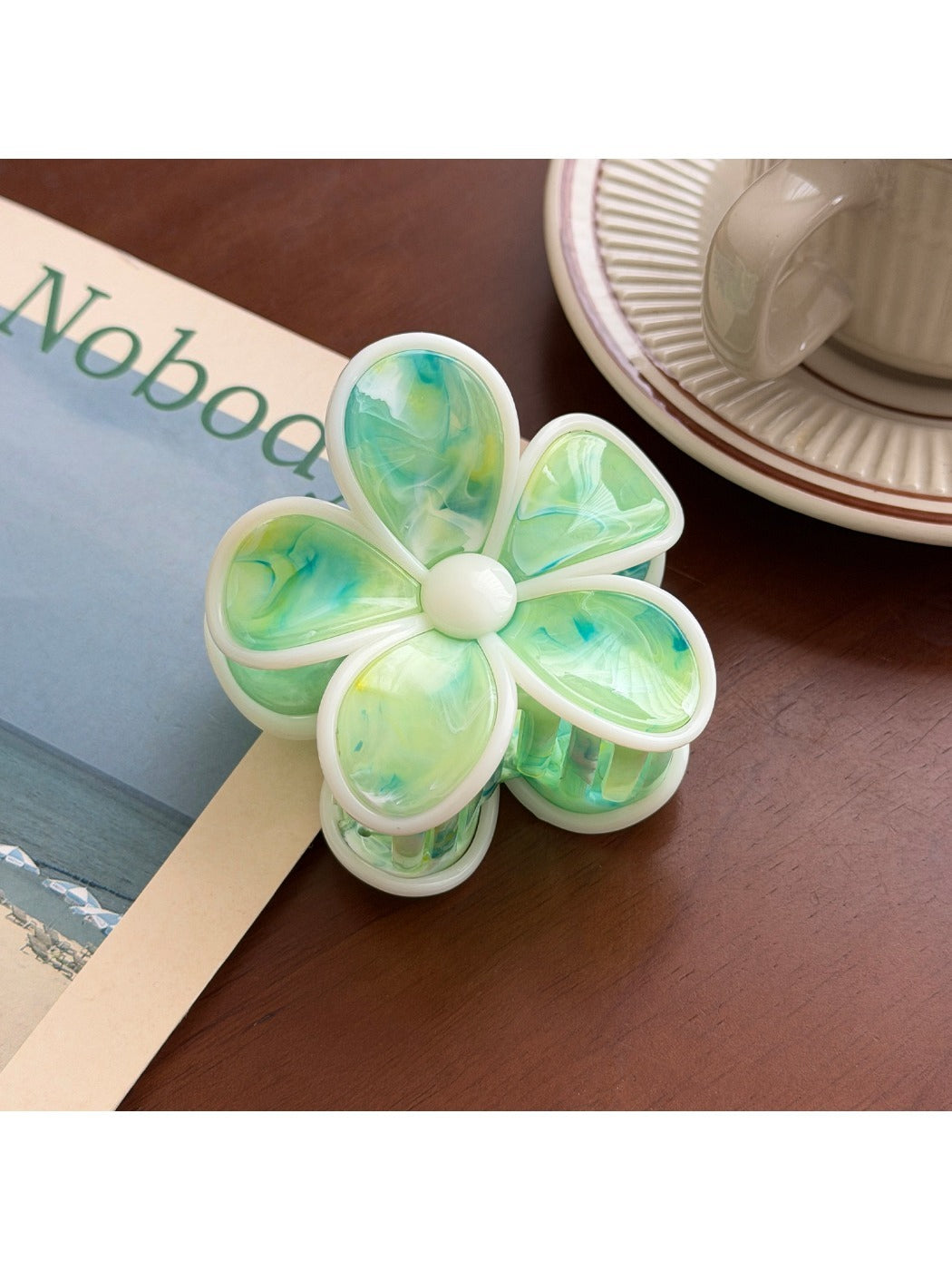 Beau - Five Petal Floral Plastic Hair Claw Clip