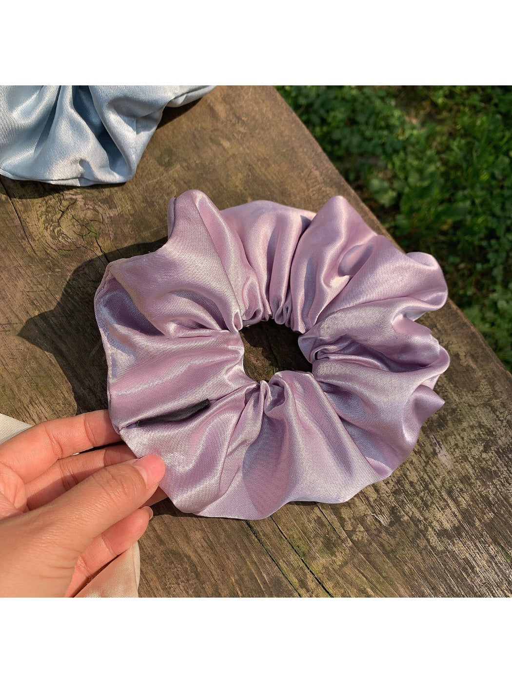 Gifty - Elegant Solid Smocked Scrunchie