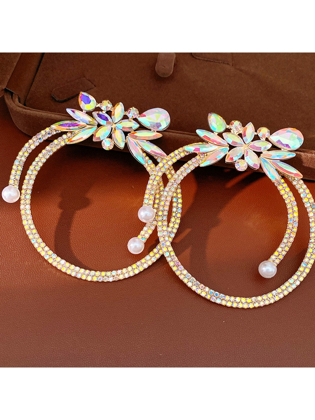 Earedge - Geometric Rhinestone Round Earrings