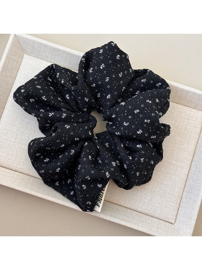 Gifty - Floral Print Fabric Scrunchie